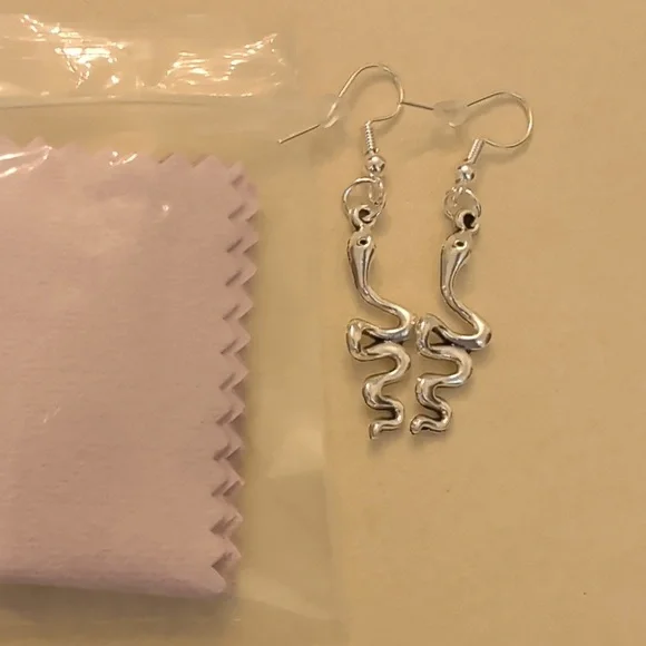 Handcrafted Silver Snake Dangle Earrings New - Picture 2 of 2